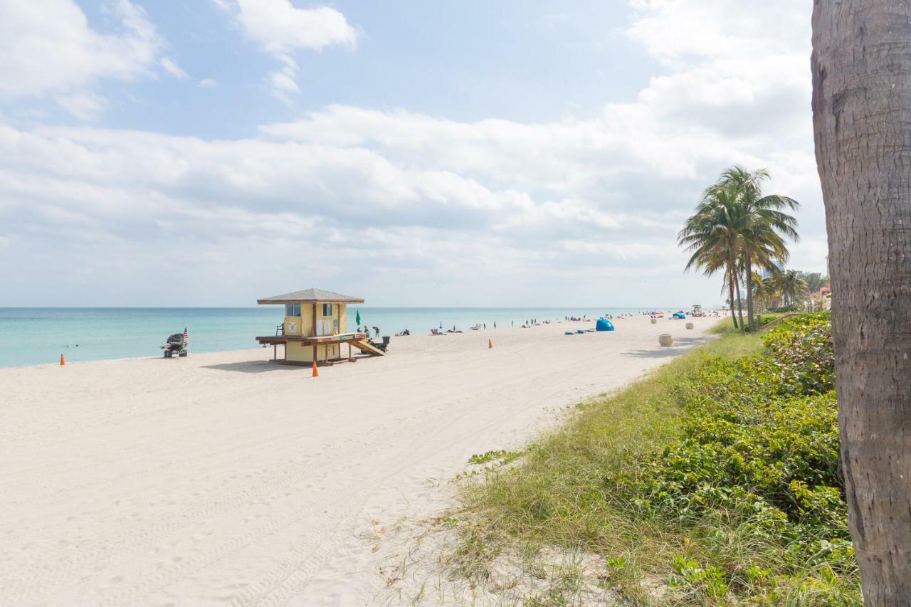 433 Studio Hollywood Beach Dania Beach Exterior photo